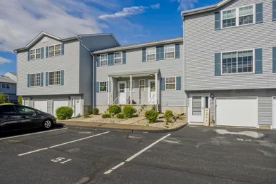 51 Waters Edge Dr #51
