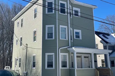 49 Carpenter St #3 1