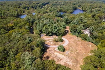 262, 265 Meadowbrook Road 1