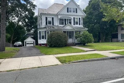 186 Pleasant Street 1