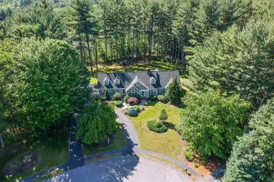 33 Smallwood Cir 1