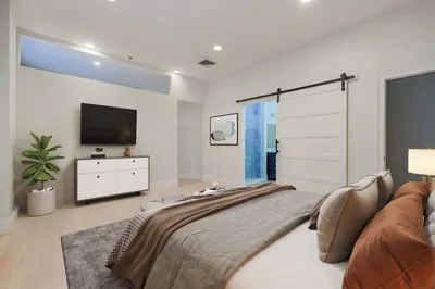515 Centre St #2 1