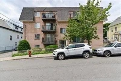 22 Irving St #14 1