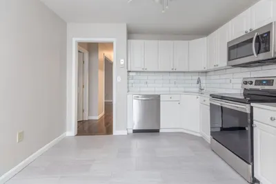 15 Aspinwall Ave #4 1