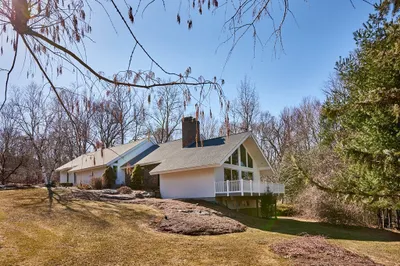 7 Highridge Road 1