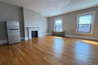 82 Charles St #4R 1