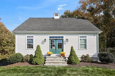 42 Quissett Rd