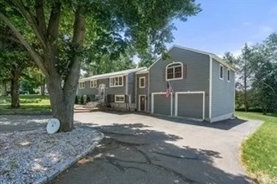 324 S Elm St 1