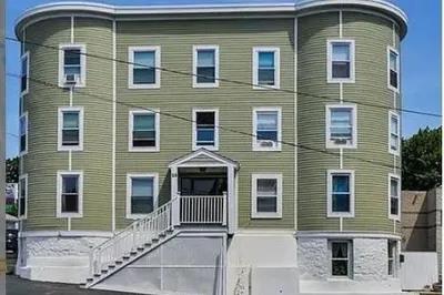 28 Salem Street #3 1