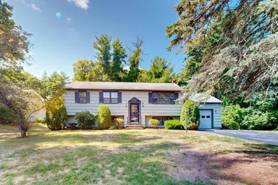 687 Center St 1