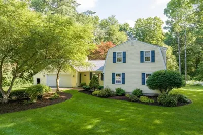 73 Genevieve Dr 1