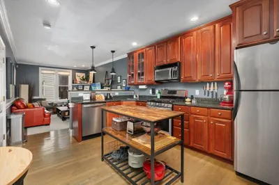 55 Woodward St #1