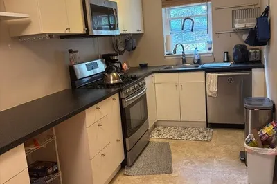 112 Lakeshore Rd #1