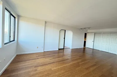 1731 Beacon St #809