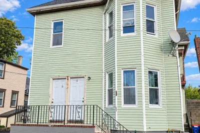4-6 Briggs Ct 1
