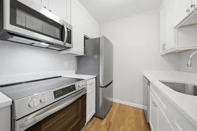 11 Schubert St #10 1