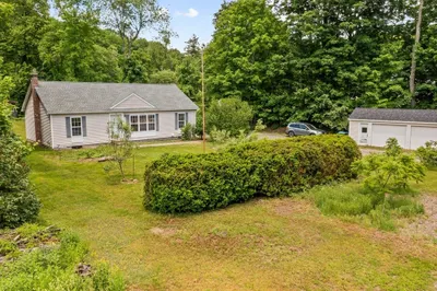 62 Laurelwood Road 1