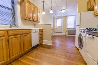 37 Joy St #3