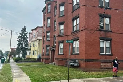 199 Broadway St #4 1
