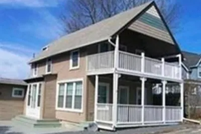8 Myrtle St #1 1