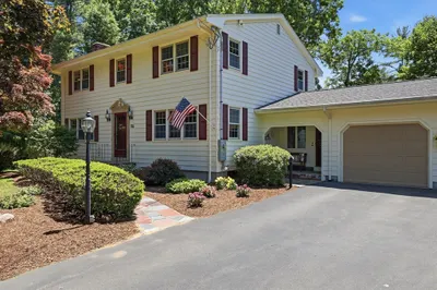 104 Jackson Dr 1