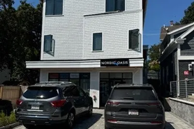 201 Pleasant St #2 1