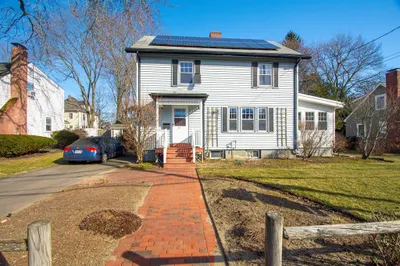 32 Emerson Road 1