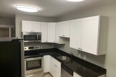 35 Rockwood Rd #3rr 1