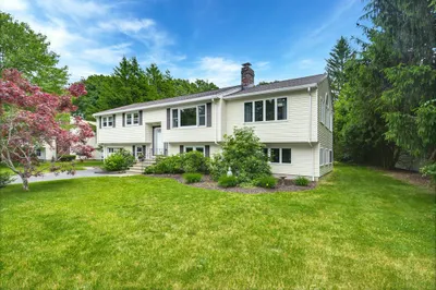 16 Honeysuckle Ln 1
