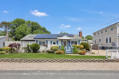 12 Winthrop Dr