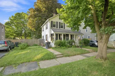16 Otis St 1
