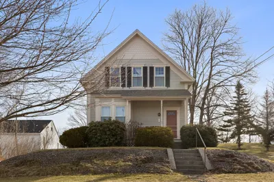 4 White Ave 1