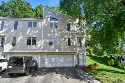 15b Gates Rd