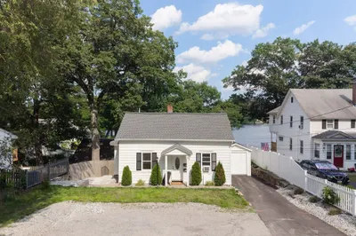435 Lake Ave 1