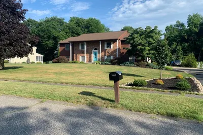 36 Westview Dr 1
