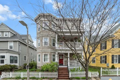 16 Tuttle St #2
