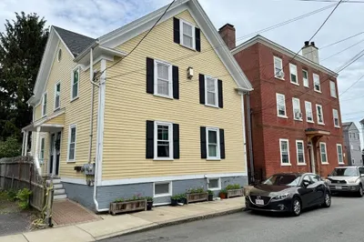 29 Carlton St #2 1