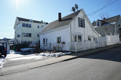 31 Floyd St 1
