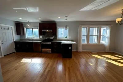 102-104 Varnum St #1