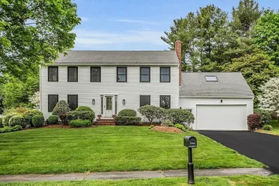 8 Lantern Ln 1