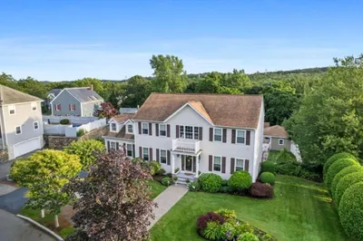 4 Gemma Dr 1