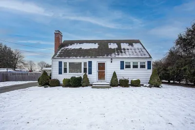27 Campbell Dr 1