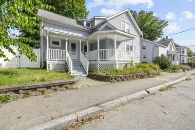 68 Fisher St 1