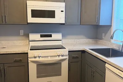 17 Britannia St #1 1