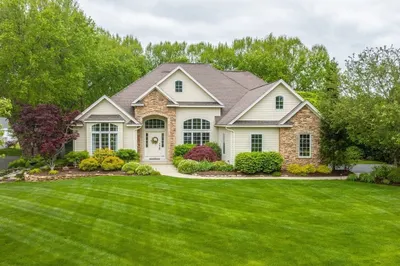 7 Brimfield Way