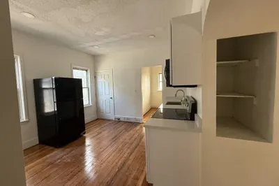 47 Mclellan St #2
