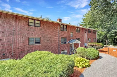 2 Town House Ln #12 1