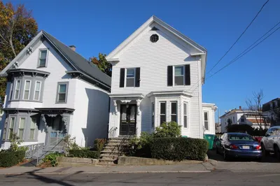 90 Mount Vernon St #2F