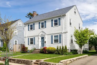 70 Howitt Rd 1