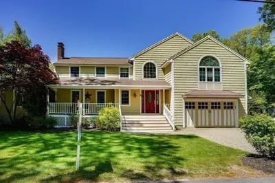8 Shady Lane Dr 1